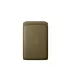 MagSafe-rögzítésű FineWoven pénztárca – dark olive