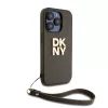 DKNY PU Leather Stack Logo Wrist Strap tok, iPhone 14 Pro - barna