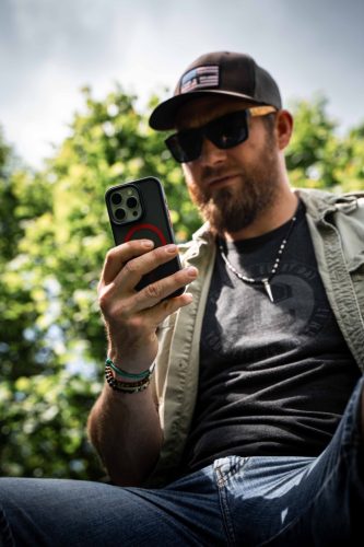 Tactical MagForce Hyperstealth 2.0 tok, Apple iPhone 16 Black/Yellow