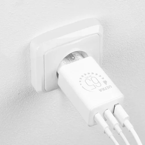 OBAL:ME GaN Fali Töltő USB-A + 2xUSB-C 65W - fehér