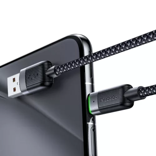 Hálózati usb-s töltőfej, lighting kábellel.